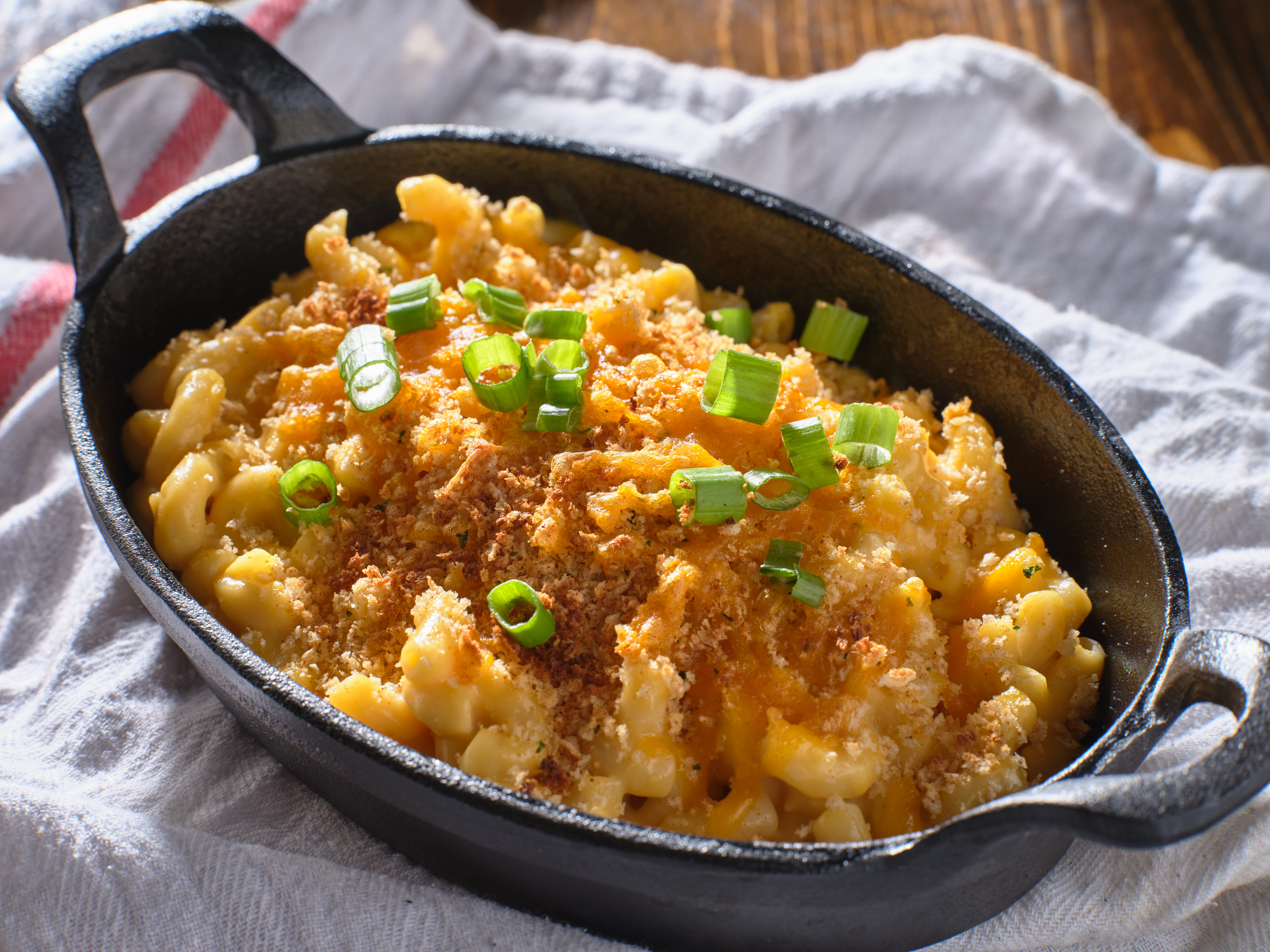 macaroni-and-cheese-baked-in-cast-iron-skillet-2